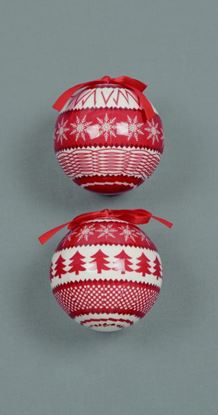 Premier-Red--White-Scandi-Style-Decoration