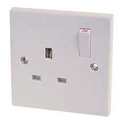 Lyvia-Switched-Socket-13-Amp-1-Gang