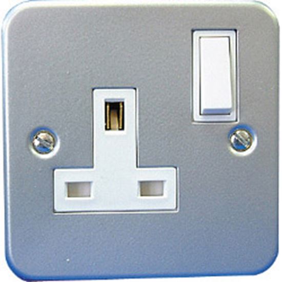 Dencon-13A-1-Gang-Switch-Socket