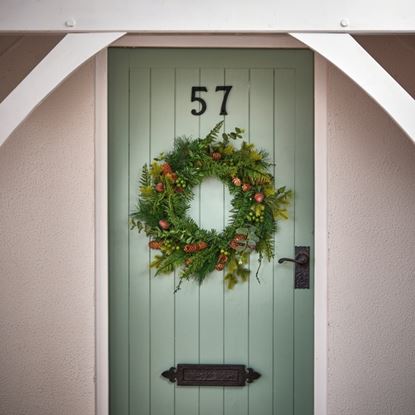Premier-Acorn-Wreath-Fern-Cones