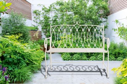 Pagoda-Hampstead-Garden-Bench