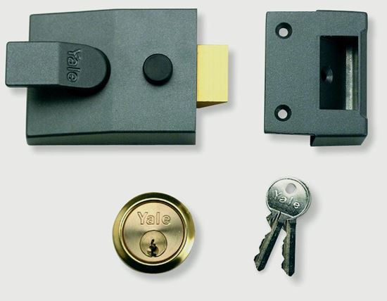 yale-deadlocking-standard-nightlatch-security-lock