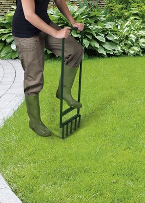 ambassador-lawn-aerator