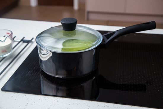 pyrex-expert-touch-saucepan--lid