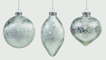 premier-decorated-ball