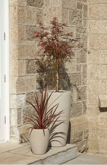 strata-amesbury-stone-effect-planter