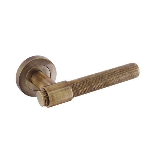 smiths-architectural-knurled-loop-lever-on-rose