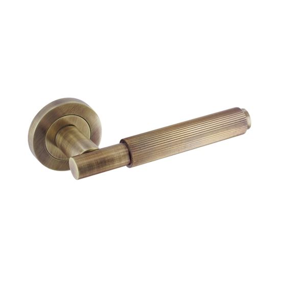 smiths-architectural-linear-lever-on-rose
