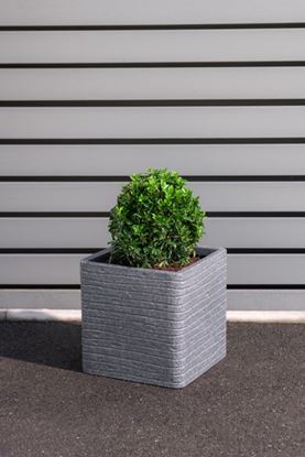 strata-banbury-ash-square-planter
