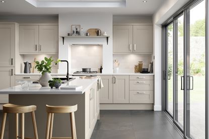 gower-rapide-verona-pebble-base-unit