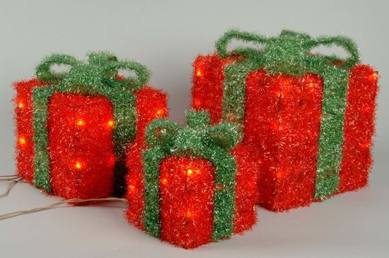 kaemingk-red-gift-boxes-with-green-bow-indoor