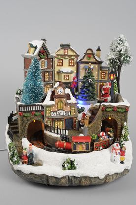 kaemingk-led-fibre-optic-village-with-train
