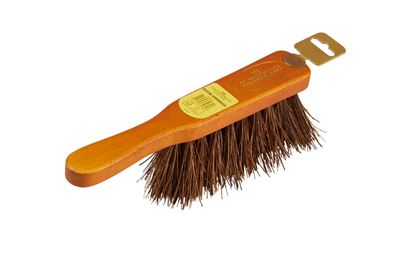 groundsman-bassine-handbrush