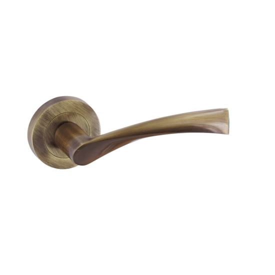 smiths-architectural-lunar-handle-on-rose