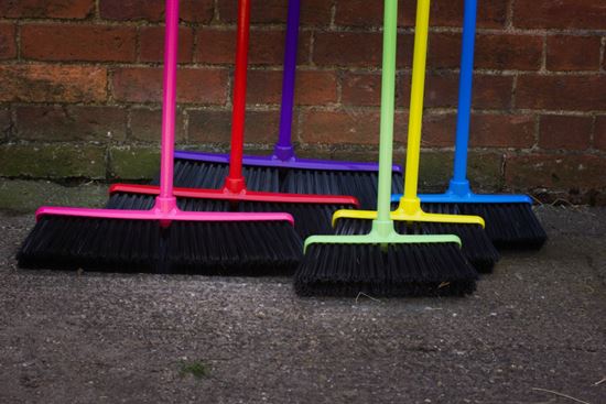 red-gorilla-broom--handle-147cm